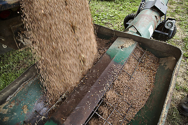 포토 JPG 해외이미지 백그라운드 캐나다 농업 사람없음 야외 노란색 기계 수확 시골 맥박 낟알 유기농 질감 해외202004 해외포토 웰빙 산업 컬러 북아메리카 의학 파일형식
