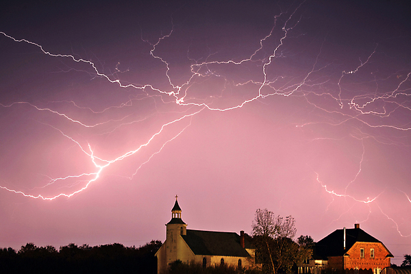 포토 JPG 해외이미지 나무 여행 캐나다 날씨 풍경 사람없음 건물 가로 컬러풀 교회 디지털 시골 재산 야간 번개 버리기 장면 옛날 해외202004 해외포토 자연요소 식물 건축물 컬러 북아메리카 종교건축 모션 금융 파일형식