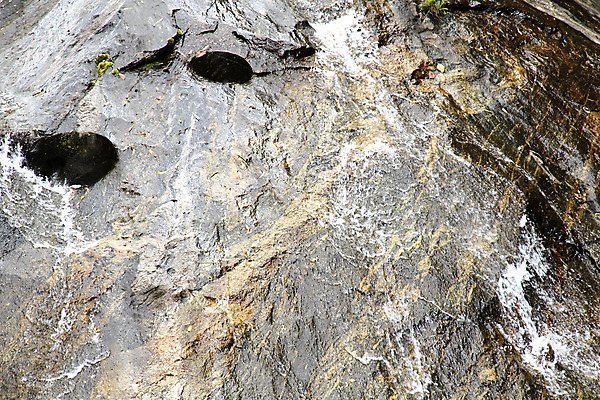 포토 JPG 해외이미지 자연 산 풍경 사람없음 야외 물 강 폭포 젖음 개울 남아메리카 떨어짐 브라질 리우데자네이루 스플래쉬 해외202004 해외포토 자연요소 컨셉 아메리카 생태계 파일형식