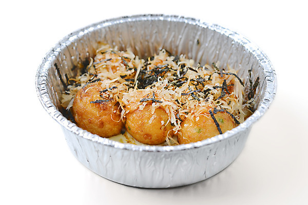 포토 JPG 해외이미지 아시아 음식 사람없음 상자 일본 튀김 먹기 흰배경 마요네즈 해외202004 해외포토 나라 백그라운드 모션 흰색 소스_음식 파일형식