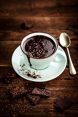 포토 JPG 해외이미지 커피 음료 음식 백그라운드 겨울 탁자 디저트 따뜻함 사람없음 컵 갈색 초콜릿 머그컵 흰색 뜨거움 액체 달콤 코코아 카카오 해외202004 해외포토 식기 계절 컬러 가구 맛 파일형식