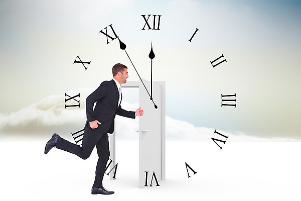 포토 JPG 해외이미지 백인 남자 행복 시계 비즈니스 출입구 한명 성인 컴퓨터그래픽 30대 빛 달리기 문 디지털 잡기 시간 비즈니스맨 기회 보여주기 카운트다운 해외202004 해외포토 서양인 1 감정 모션 사람 그래픽 장년 직장인 파일형식