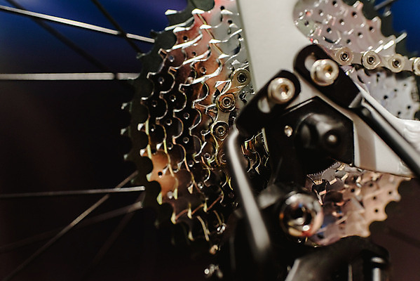 포토 JPG 해외이미지 스포츠 부분 산 사람없음 금속 자전거 장비 반지 카세트테이프 바퀴 그룹 묘사 순환 전염 사이클링 기어 바이킹 산악자전거 철강 해외202004 해외포토 레이스천 장신구 모션 재질 바이크 직물 질병 육상스포츠 감염 파일형식