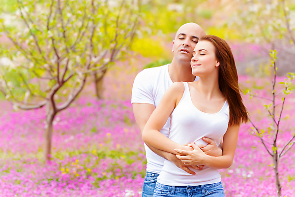 포토 JPG 해외이미지 나무 백인 라이프스타일 커플 공원 여자 남자 꽃 행복 감정 가족 관계 포옹 자연 휴가 휴식 사랑 서기 사람 야외 두명 정원 봄 기쁨 낭만 흰색 해외202004 해외포토 서양인 식물 계절 공공시설 컬러 컨셉 안기 모션 생활 생태계 파일형식