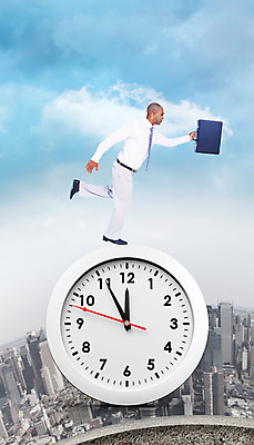 포토 JPG 해외이미지 남자 시계 서류가방 비즈니스 하늘 한명 성인 건물 컴퓨터그래픽 30대 도시풍경 달리기 디지털 흰색 잡기 도시 시간 비즈니스맨 카운트다운 해외202004 해외포토 1 건축물 컬러 가방 모션 사람 풍경 그래픽 장년 직장인 파일형식