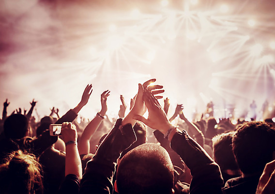 포토 JPG 해외이미지 남자 행복 무기 음악 놀이 휴가 전등 새로움 기념 관리 사람 이벤트 사람없음 파티 콘서트 공연 기쁨 음악가 무대 축하 춤 악단 부채 그룹 군중 야간 큼 박수 연도 DJ 클럽 디스코 오르기 쇼 팝 많음 유흥 해외202004 해외포토 자연요소 직업 감정 컨셉 모션 문화예술 조명 손짓 크기 파일형식