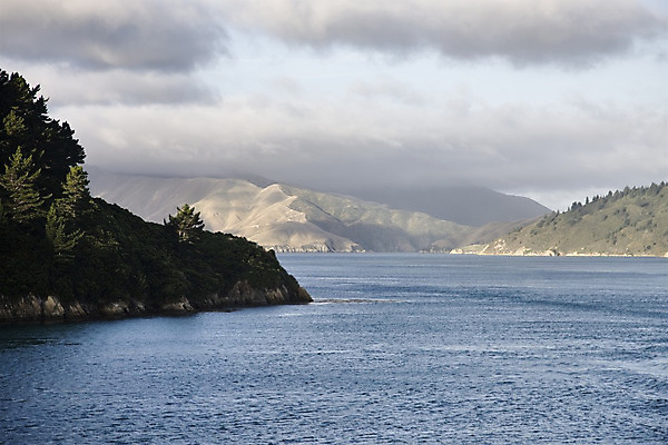 포토 JPG 해외이미지 바다 여행 백그라운드 자연 산 장화 풍경 사람없음 파란색 여행객 뉴질랜드 북쪽 해외202004 해외포토 컬러 신발 사람 오세아니아 방향 생태계 파일형식