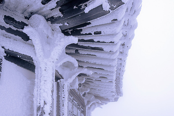 포토 JPG 해외이미지 나무 백그라운드 겨울 자연 하늘 산 서울 한국 풍경 사람없음 태양 맑음 추위 사찰 언덕 눈내림 해외202004 해외포토 자연요소 식물 계절 아시아 종교건축 날씨 눈_날씨 생태계 파일형식