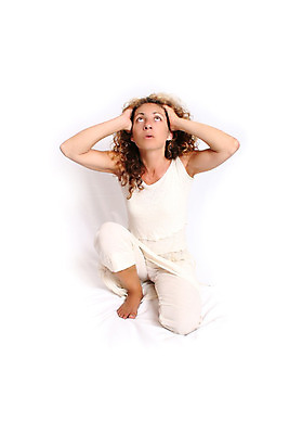 포토 JPG 해외이미지 옷 여자 자물쇠 한명 금발 희망 흰색 오픈 위험 위협 긴장 히스패닉 공평 경보 고립 우루과이 치매 해외202004 약함 해외포토 1 헤어스타일 감정 컬러 컨셉 사람 남아메리카 질병 파일형식