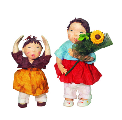 포토 JPG 식물 한국문화 한국전통 여자 꽃 어린이 인형 꽃다발 사람 두명 전통의상 한복 공예 자매 수공예 닥종이인형 여자만 어린이만 국내포토 동양문화 전통 가족 한국 취미 파일형식