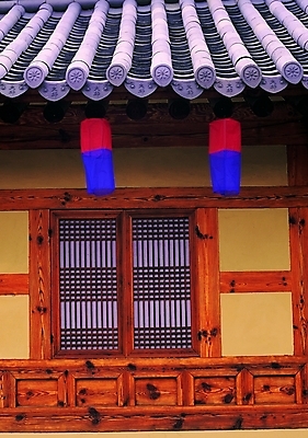 포토 주간 나무 한국문화 한국전통 전통 시설물 건축물 외관 건축 전통문화 고건축 한국건축 창문 지붕 한옥 주택 기와 기와집 사람없음 야외 건물 목재 문 동양건축 청사초롱 문살 격자 처마 목조 나무문 방문 창호문 국내포토 자연요소 식물 동양문화 문화 무늬 재료 한국 초롱 파일형식 동양