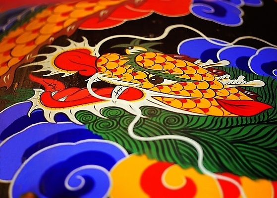 포토 동물 한마리 한국문화 한국전통 전통 전통문화 얼굴 컬러 상상 수염 표정 미술 근접촬영 사람없음 아웃포커스 머리 전통무늬 전통문양 용 화려 무서움 벽화 그림 작품 동물모양 동물문양 드래곤 전통그림 국내포토 모양 1 동양문화 문양 감정 문화 뷰포인트 컨셉 무늬 문화예술 한국 촬영기법 신체부위 파일형식