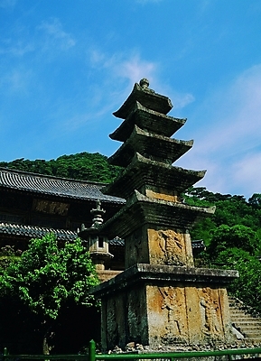 포토 주간 한국문화 한국전통 전통 시설물 건축물 건축 전통문화 문화 외국문화 고건축 유적 한국건축 유적지 유물 석조 사람없음 야외 탑 동양건축 문화재 시골 석탑 국보 지역 화엄사서오층석탑 지명 국내포토 자연요소 동양문화 한국 구례 파일형식 동양