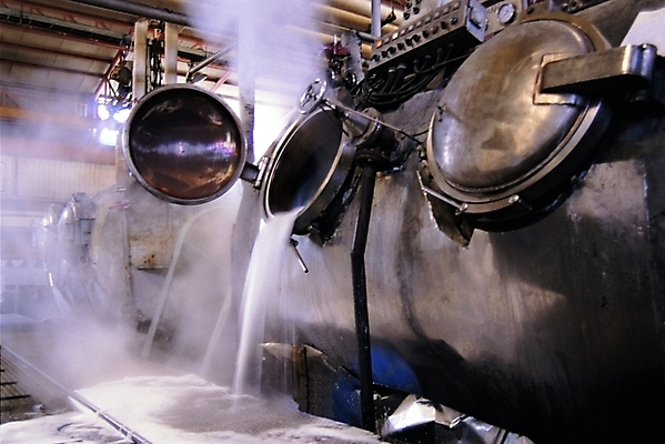 포토 JPG 시설물 현대건축 건축 산업 공장 실내 사람없음 물 문 기계 흐름 작업 오픈 뜨거움 중장비 산업장비 연기 제조 산업시설 현대문화 공정 뜨거운물 온수 국내포토 자연요소 건축물 문화 컨셉 공업 내부 장비 파일형식