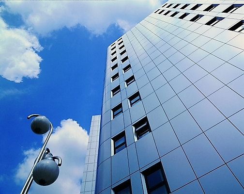 포토 JPG 주간 구름 시설물 현대건축 건축 산업 로우앵글 가로등 창문 유리 하늘 건설업 풍경 빌딩 사람없음 야외 건물 도시풍경 고층빌딩 도시 도심 현대문화 고층 현대산업 상업시설 국내포토 자연요소 건축물 공공시설 문화 뷰포인트 재질 시설 상업 파일형식