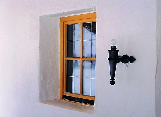 포토 해외풍경 시설물 외관 현대건축 건축 벽 컬러 백그라운드 창문 자연 전등 조명 주택 외벽 풍경 사람없음 야외 건물 반사 흰색 건축부분 외등 국내포토 해외 건축물 생태계 파일형식