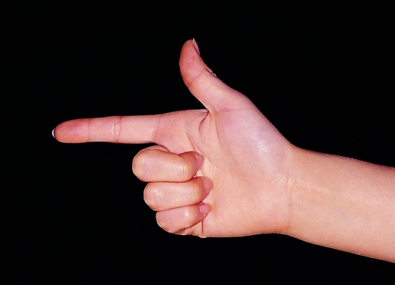 포토 손 포즈 신체 손가락 한손 한명 손짓 근접촬영 신체부위 어둠 엄지손가락 검지손가락 가리킴 손톱 가위바위보 손목 국내포토 가위손 1 뷰포인트 모션 놀이 사람 파일형식