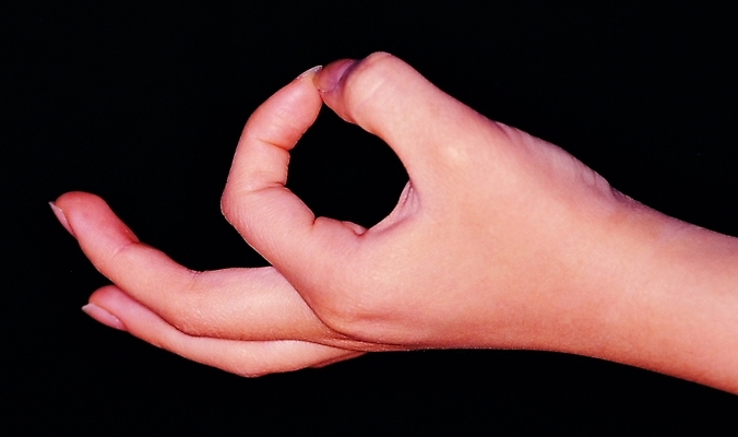 포토 손 포즈 신체 손가락 한손 한명 손짓 근접촬영 신체부위 어둠 엄지손가락 검지손가락 OK 손톱 손목 약지 국내포토 1 뷰포인트 모션 사람 파일형식