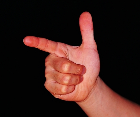 포토 손 포즈 신체 손가락 한손 한명 손짓 근접촬영 신체부위 어둠 엄지손가락 검지손가락 가위바위보 손목 국내포토 가위손 1 뷰포인트 모션 놀이 사람 파일형식