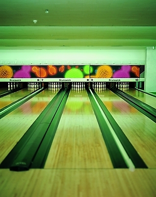 포토 시설물 현대건축 건축 스포츠 스포츠시설 레저 실내 사람없음 레포츠 운동 반사 구기 마루 볼링핀 볼링 레인 볼링장 국내포토 건축물 바닥 건강 내부 볼링용품 시설 파일형식