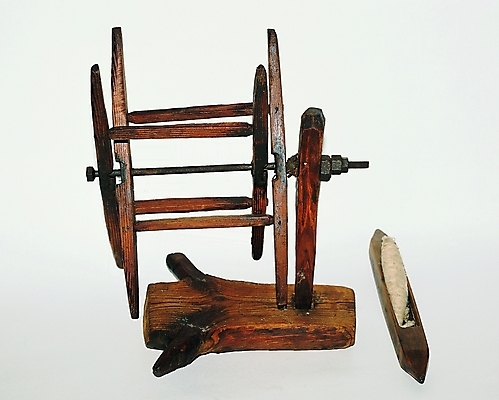 포토 한국문화 한국전통 전통 전통문화 컬러 사람없음 목재 갈색 기계 기구 도구 오브젝트 명주짜기 물레 방직기 국내포토 나무 동양문화 문화 재료 한국 짜기 파일형식