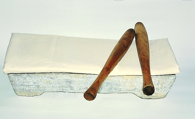 포토 한국문화 한국전통 전통 전통문화 생활용품 사람없음 목재 방망이 돌_바위 도구 직물 천 오브젝트 다듬이 다듬이방망이 국내포토 나무 동양문화 문화 재료 한국 파일형식