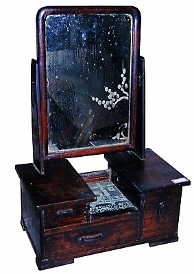 포토 한국문화 한국전통 전통 전통문화 컬러 가구 전통소품 사람없음 목재 한개 갈색 거울 앤티크 빈티지 오브젝트 화장대 고가구 경대 국내포토 나무 1 동양문화 문화 생활용품 컨셉 재료 한국 파일형식