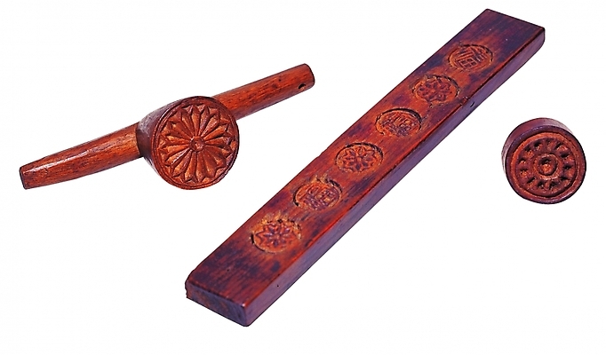 포토 한국문화 한국전통 전통 전통문화 컬러 생활용품 무늬 주방용품 틀 사람없음 목재 갈색 전통무늬 전통문양 도구 오브젝트 떡살 국내포토 나무 동양문화 문양 문화 재료 한국 파일형식