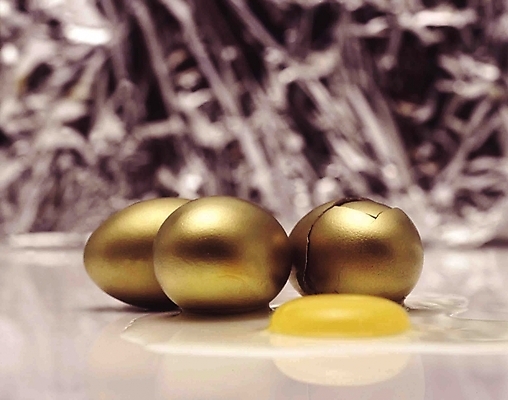 포토 JPG 음식 생활용품 식재료 사람없음 장식 계란 황금 황금알 노른자 흰자 국내포토 알 오브젝트 파일형식