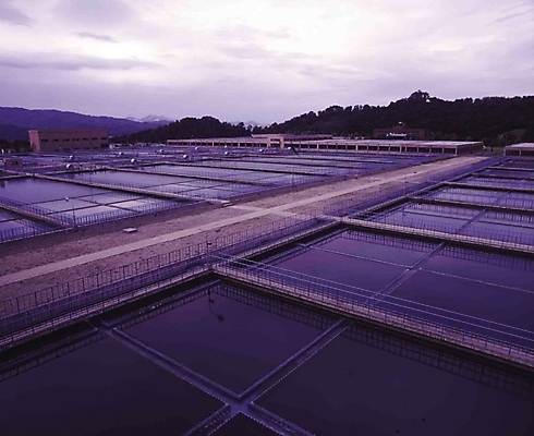 포토 JPG 주간 나무 식물 구름 백그라운드 하늘 풍경 사람없음 야외 물 빛 하수도 상수도 상수도처리장 하수처리장 국내포토 자연요소 시설물 환경 파일형식