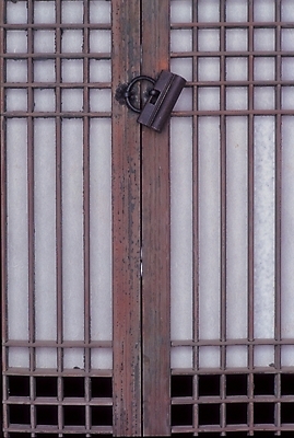 포토 JPG 전통 시설물 현대건축 건축 한옥 사람없음 문 건축부분 전통문 창호문 옛날문 국내포토 한국전통 건축물 고건축 파일형식