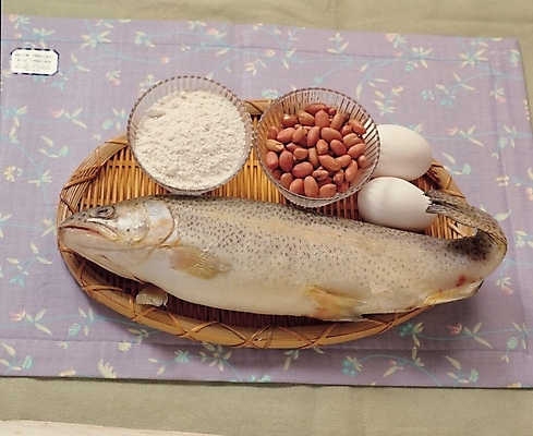 포토 JPG 그릇 식재료 실내 어류 사람없음 계란 식탁보 해산물 생선요리 땅콩 밀가루 대나무소쿠리 국내포토 식기 음식 내부 알 수중동물 견과류 가루 파일형식