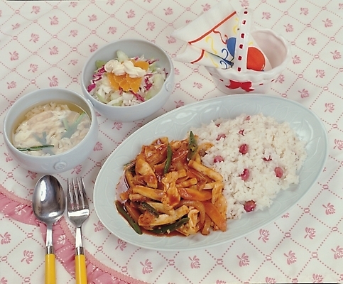 포토 JPG 그릇 접시 한식 음식 포크 밥 수저 사람없음 숟가락 식사 샐러드 오징어 덮밥 국 오징어덮밥 국내포토 식기 연체동물 수중동물 파일형식