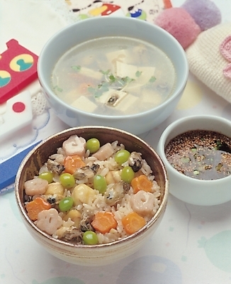 포토 JPG 한국문화 한국전통 그릇 접시 웰빙 한식 음식 밥 사람없음 양념 상차림 국 간장 두부 영양밥 국내포토 동양문화 전통 식기 한국 파일형식