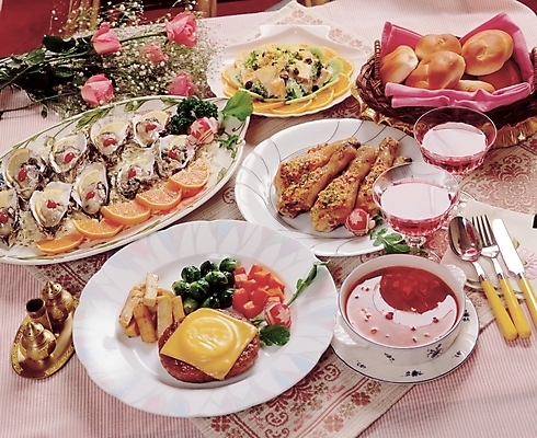 포토 JPG 식물 그릇 접시 웰빙 꽃 음식 빵 포크 수저 스테이크 사람없음 치킨 프라이드치킨 샐러드 굴 나이프 해산물 제빵 안개꽃 굴요리 코스요리 함박스테이크 국내포토 식기 어패류 서양음식 요리 제과제빵 칼 닭고기요리 한해살이풀 파일형식