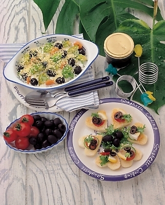 포토 JPG 그릇 접시 웰빙 음식 포크 과일 방울토마토 포도 디저트 서양음식 사람없음 크래커 과자 카나페 국내포토 식기 토마토 쿠키 파일형식