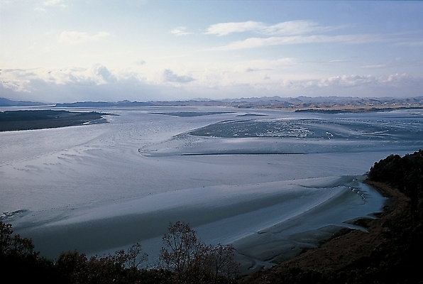 포토 JPG 주간 구름 백그라운드 자연 하늘 풍경 사람없음 야외 강 강줄기 삼각지 국내포토 자연요소 생태계 파일형식