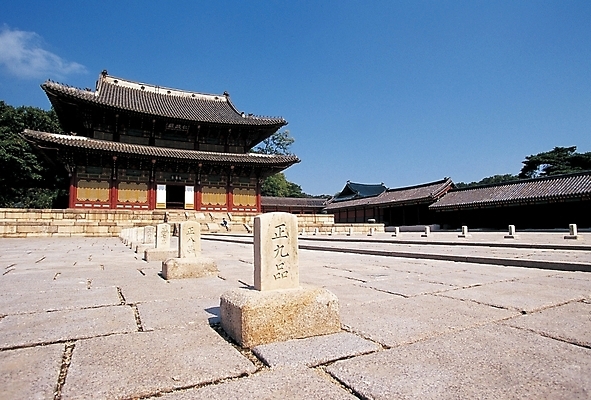 포토 JPG 주간 한국문화 한국전통 전통 시설물 건축 전통문화 고건축 사람없음 야외 동양건축 궁전 세계문화유산 문화재 무덤 비석 창덕궁 국내포토 자연요소 동양문화 건축물 문화 한국 파일형식 동양