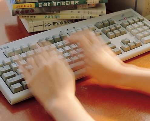 포토 JPG 손 신체 비즈니스 신체부위 컴퓨터 컴퓨터용품 타자 키보드 입력장치 국내포토 사람 전자제품 야구선수 오브젝트 파일형식