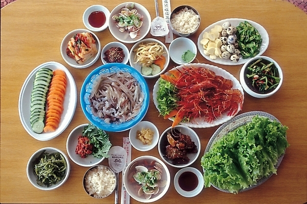 포토 JPG 그릇 접시 한식 젓가락 밥 반찬 오이 요리 사람없음 숟가락 당근 회 상추 상차림 밥그릇 한정식 메추리알 나물무침 조개탕 국내포토 식기 음식 채소 뿌리채소 수저 알 탕 정식 무침 파일형식