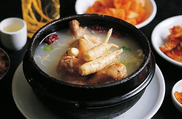 포토 JPG 접시 한식 여름음식 요리 사람없음 탕 보양식 삼계탕 돌솥 몸보신 제철음식 삼복 국내포토 식기 음식 복날 보신 제철 파일형식 여름_계절