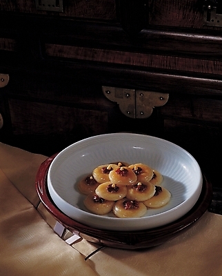 포토 JPG 한국문화 한국전통 그릇 접시 웰빙 한식 음식 디저트 떡 요리 사람없음 다과 국내포토 동양문화 전통 식기 한국 파일형식