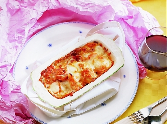 포토 JPG 그릇 식기 접시 음식 외국문화 포크 술잔 치즈 파스타 서양음식 수저 요리 사람없음 레스토랑 와인 이탈리아음식 안주 이탈리아문화 그라탱 국내포토 문화 잔 유제품 주류 식당 유럽문화 파일형식