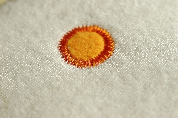 포토 JPG 스튜디오촬영 백그라운드 실내 근접촬영 사람없음 하이앵글 장난감 놀이용품 주황색 흰색 오브젝트 주사위 교구 교육용품 자수 부직포 국내포토 교육 뷰포인트 컬러 내부 파일형식