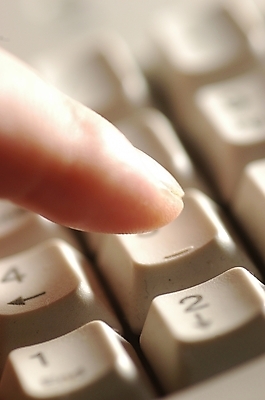 포토 JPG 스튜디오촬영 손 기호 화살표 손가락 실내 근접촬영 사람없음 아웃포커스 신체부위 하이앵글 숫자 컴퓨터용품 사무용품 키보드 입력장치 숫자판 국내포토 문자 뷰포인트 문구용품 촬영기법 사람 내부 오브젝트 파일형식