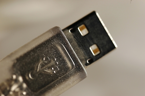 포토 JPG 스튜디오촬영 실내 근접촬영 사람없음 컴퓨터 하이앵글 한개 사무용품 접속 usb포트 USB 연결단자 국내포토 1 뷰포인트 문구용품 내부 전자제품 파일형식