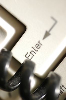 포토 JPG 스튜디오촬영 화살표 실내 근접촬영 사람없음 하이앵글 컴퓨터용품 키보드 업무 엔터 전화선 국내포토 뷰포인트 내부 작업 오브젝트 파일형식