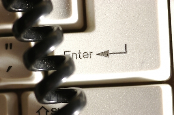 포토 JPG 스튜디오촬영 화살표 실내 근접촬영 사람없음 하이앵글 컴퓨터용품 키보드 엔터 전화선 국내포토 뷰포인트 내부 오브젝트 파일형식