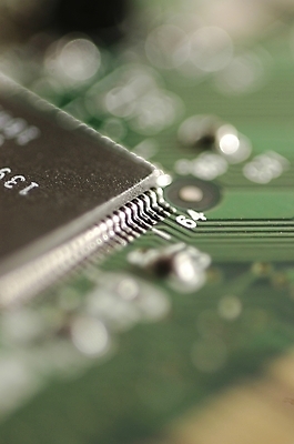 포토 JPG 기호 과학 첨단산업 근접촬영 사람없음 아웃포커스 하이앵글 숫자 부속품 회로판 하이테크 반도체 산업재료 전자 집적회로 국내포토 문자 산업 뷰포인트 기술 촬영기법 오브젝트 파일형식