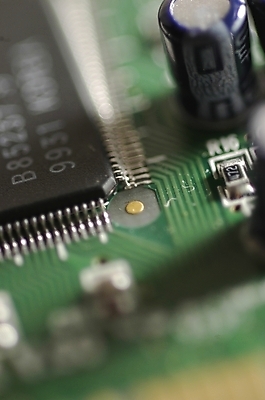 포토 JPG 과학 첨단산업 근접촬영 사람없음 아웃포커스 하이앵글 부속품 회로판 하이테크 반도체 산업재료 전자 집적회로 콘덴서 국내포토 산업 뷰포인트 기술 촬영기법 오브젝트 파일형식